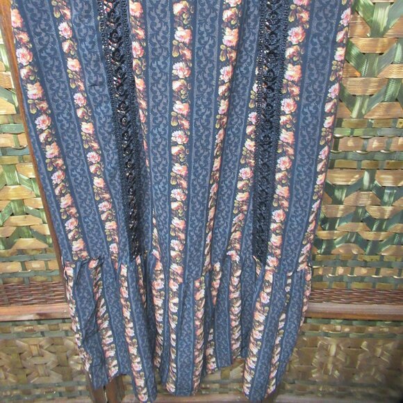 Ruffled Sleeveless Rose Maxi Dress - Picture 6 of 12